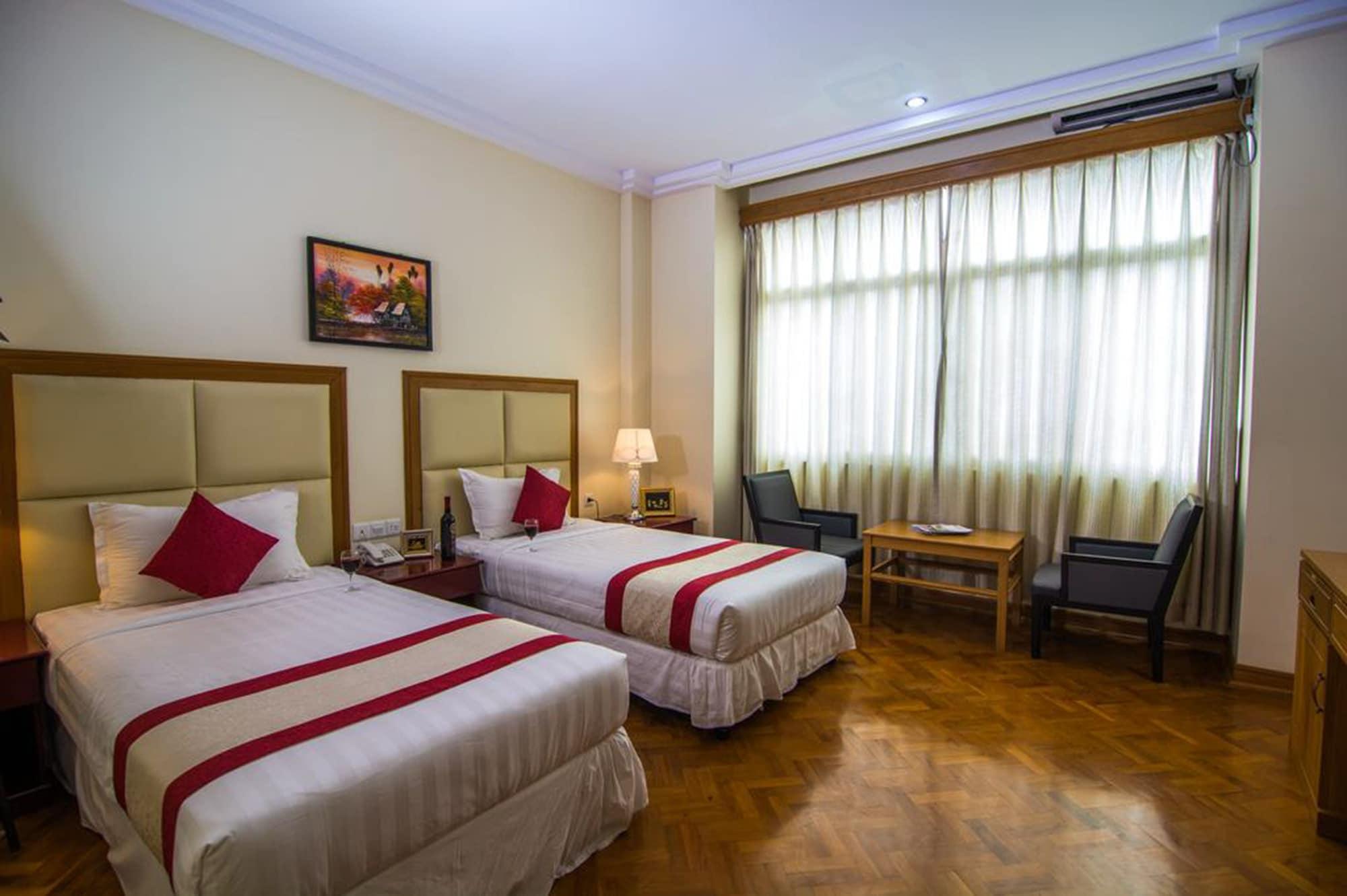 Royal Inlay Hotel Nyaung Shwe Bagian luar foto