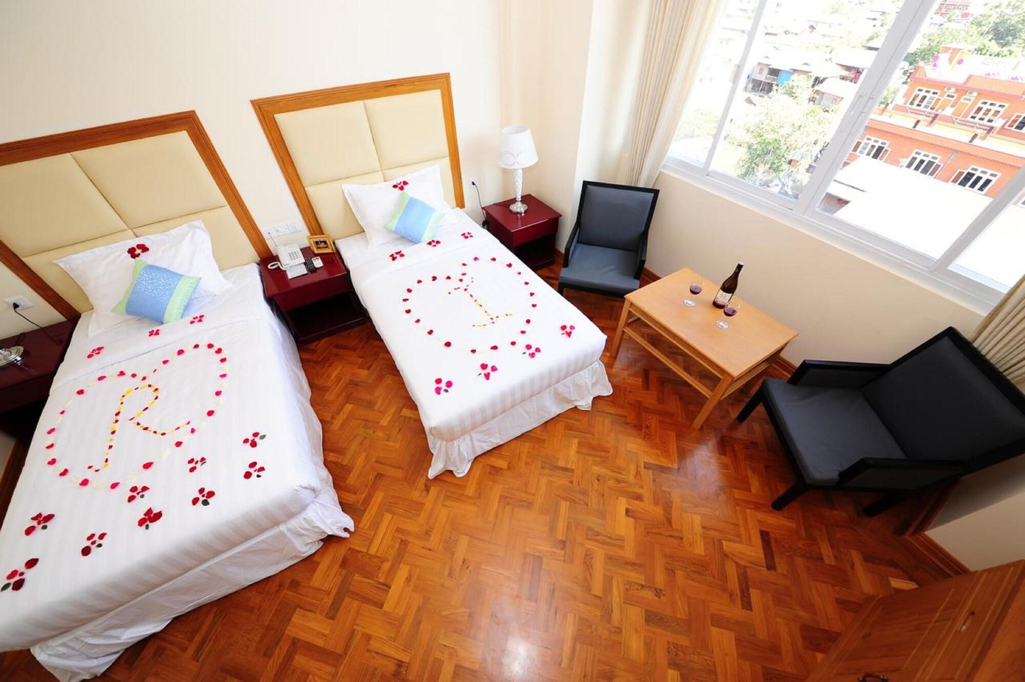 Royal Inlay Hotel Nyaung Shwe Bagian luar foto
