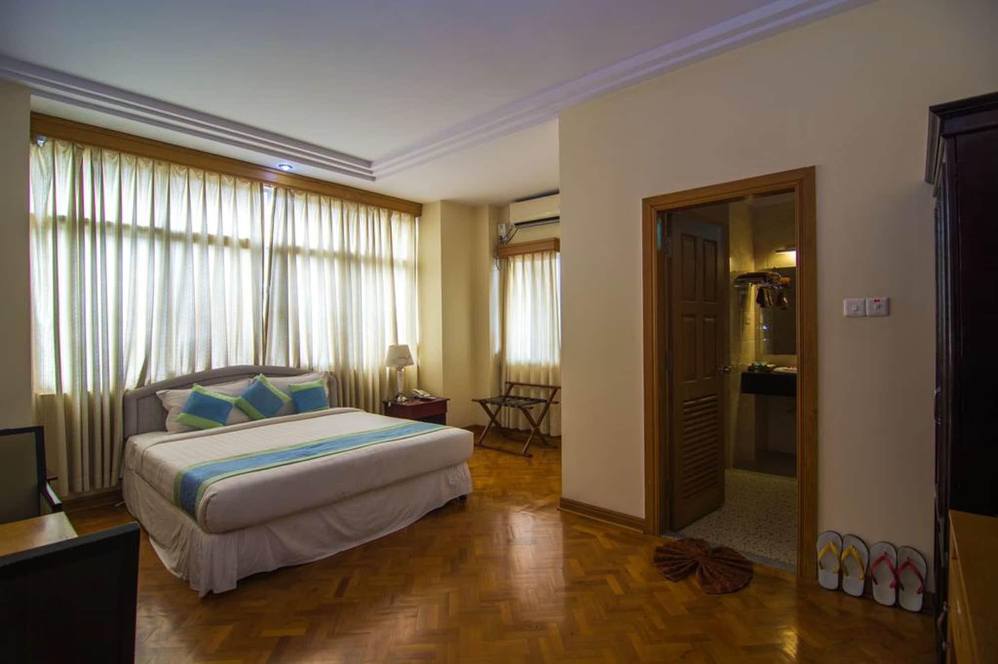 Royal Inlay Hotel Nyaung Shwe Bagian luar foto