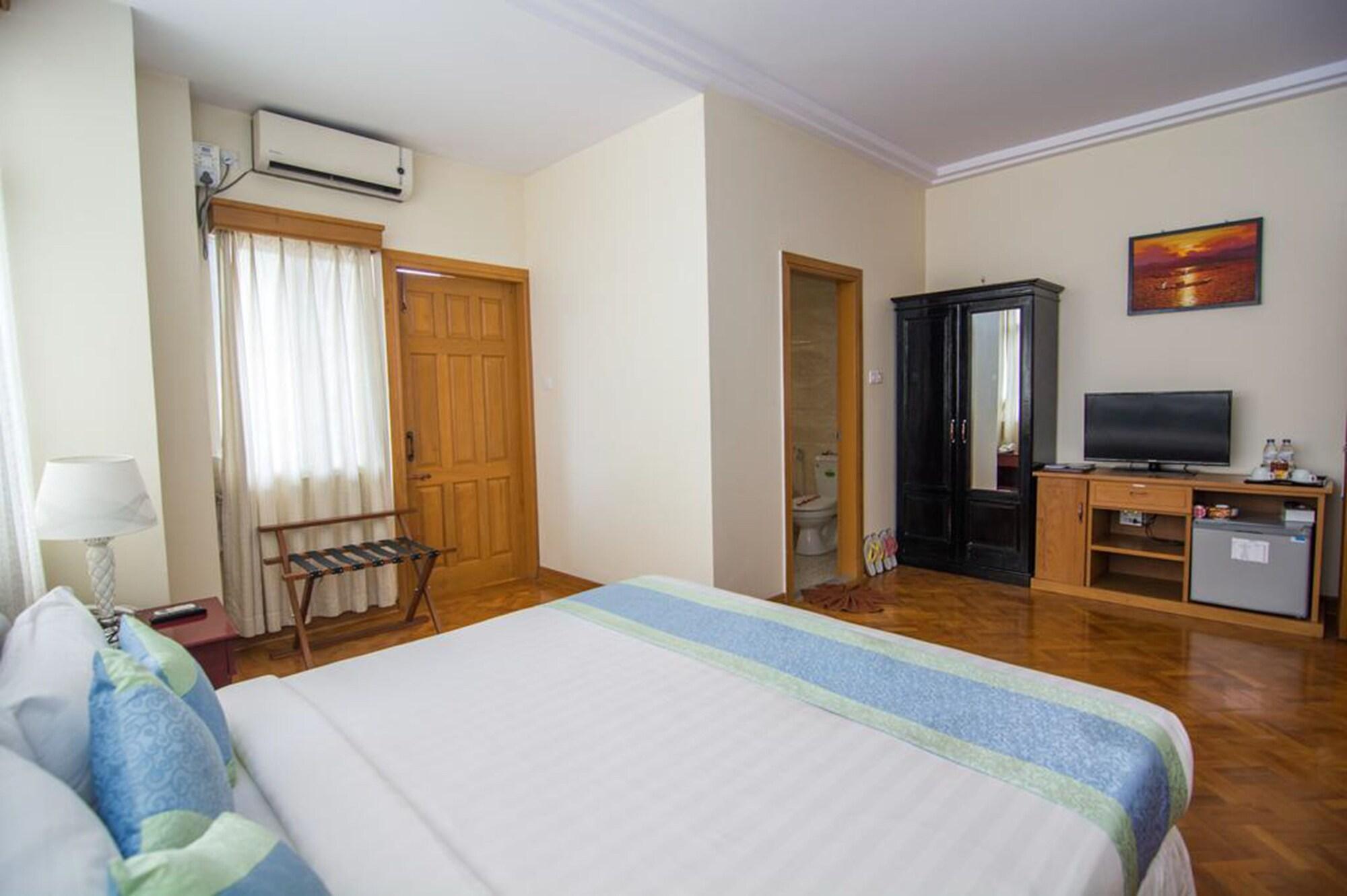 Royal Inlay Hotel Nyaung Shwe Bagian luar foto