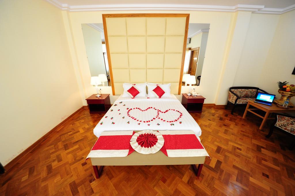 Royal Inlay Hotel Nyaung Shwe Bagian luar foto